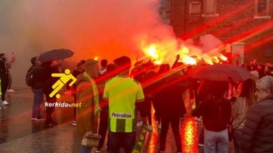 (ΒΙΝΤΕΟ/ΦΩΤΟΣ) Ατμόσφαιρα γηπέδου οι ΑΕΚτζήδες στην κεντρική πλατεία της Κρακοβίας