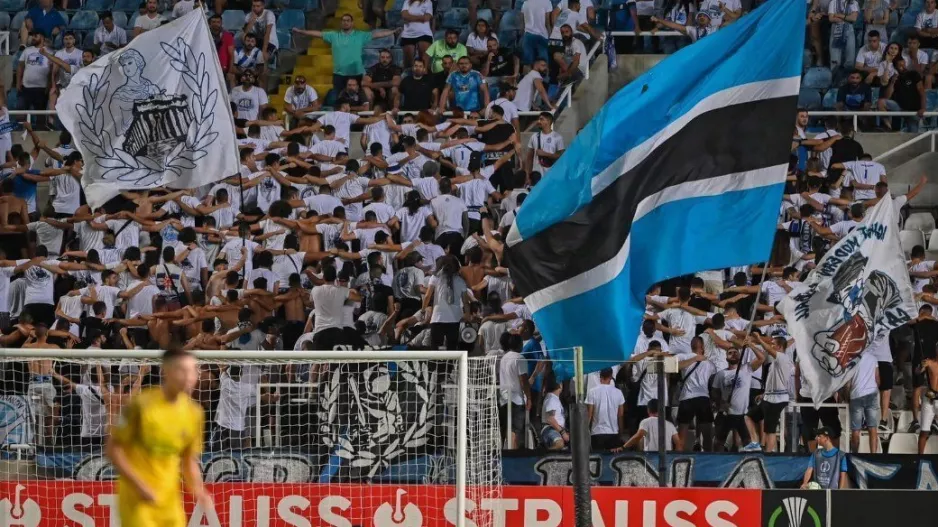 ΘΥΡΑ 1: "Δείξτε όλοι ψυχραιμία και κατανόηση"