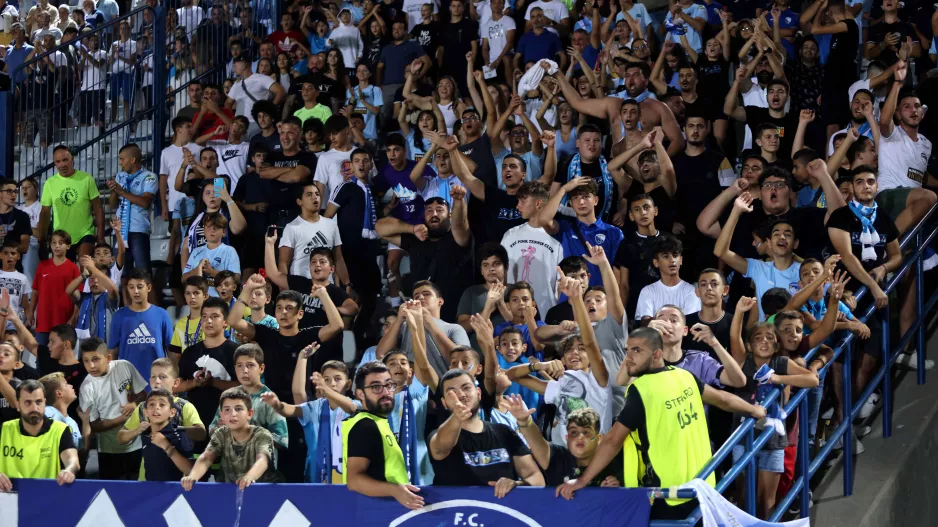 Αποθέωσε... τον κόσμο της! (Βίντεο)