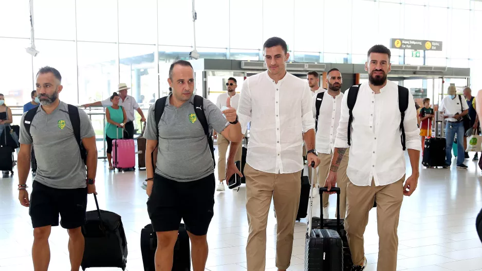 Μπροστάρης και άψογος (ΑΕΚ) 
