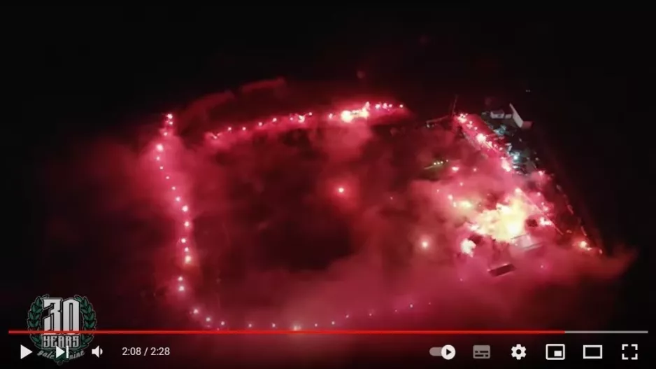 Θύρα 9: Εντυπωσιακό Pyro Show! 