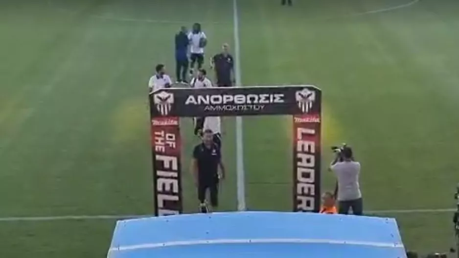 (ΒΙΝΤΕΟ) Στο γήπεδο ο ΑΠΟΕΛ από την Δυτική