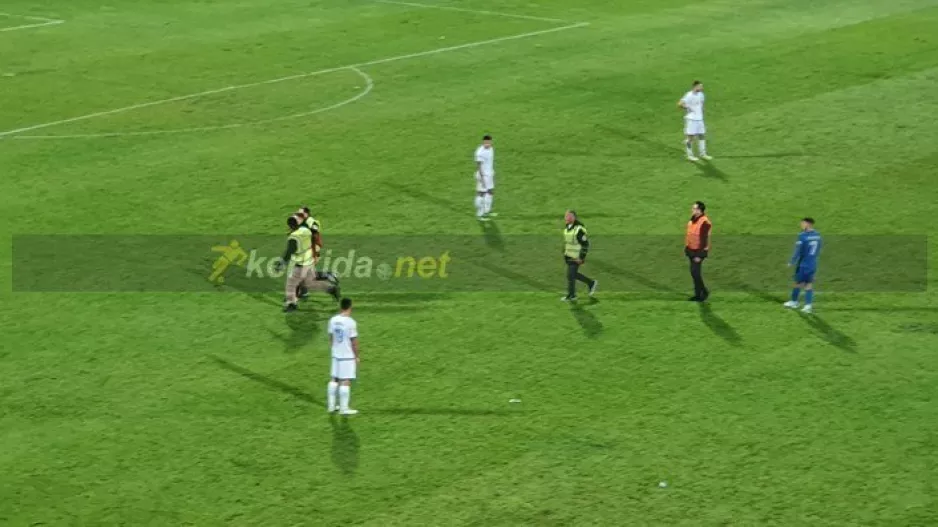 Κοσοβάρος "εισέβαλε" στο γήπεδο, άμεση κινητοποίηση! (βίντεο/φώτος)