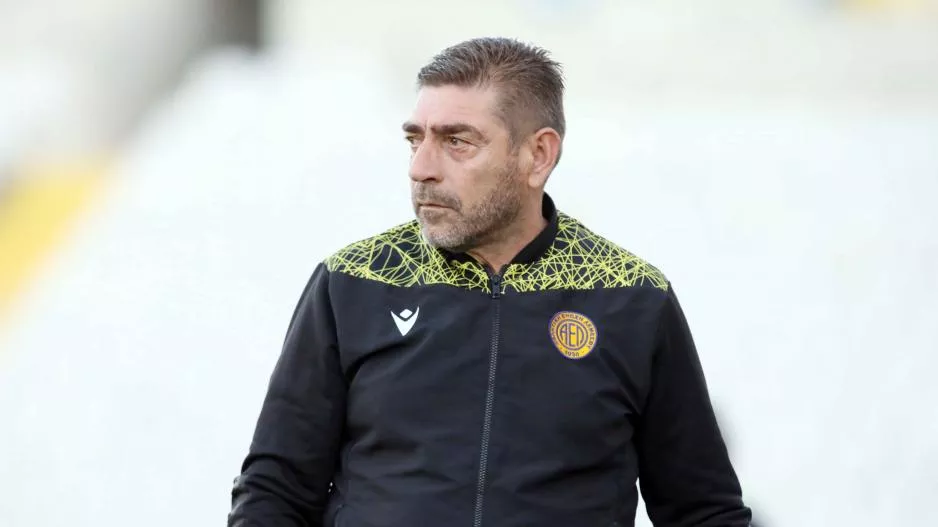 Παντελίδης για ΑΕΛ: "Οι παίκτες για τέσσερις ώρες περίμεναν στους καναπέδες..."