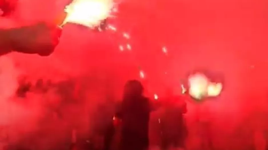 ΑΕΚ - Παρακάμερα: Το έκαψαν οι ΑΕΚτζήδες! 