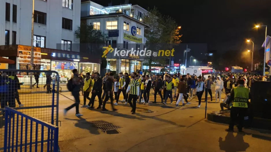 "Τίγκα" οι δρόμοι με φιλάθλους της Φενέρ (φώτος kerkida)