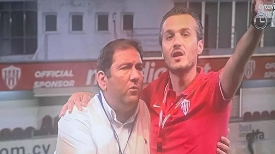 Βγήκε... μπροστά ο Καζαμίας στις δηλώσεις του Παλιούρα/"Είναι ντροπή"