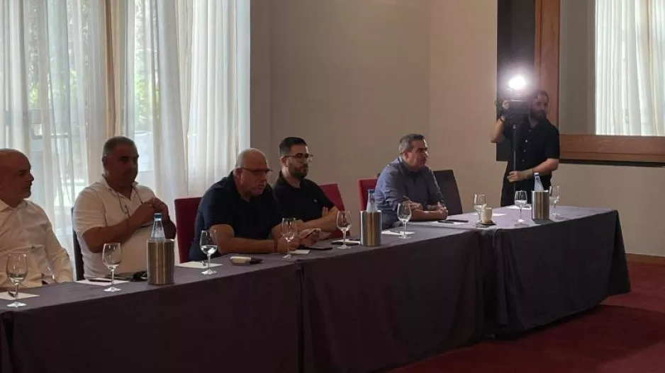 ΕΡΩΤΗΜΑ στη συνέλευση/ΠΟΥ είναι ο Ακρίτας;