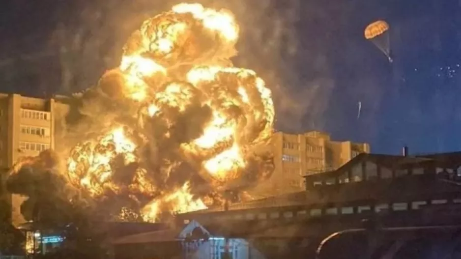 Ρωσία: Αεροσκάφος συνετρίβη σε κτίριο