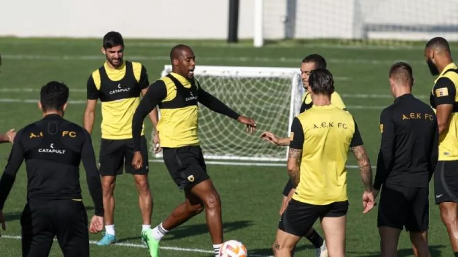 ΑΕΚ: Μπήκε ο Σιντιμπέ, ατομικό Τσούμπερ και Φαν Βέερτ