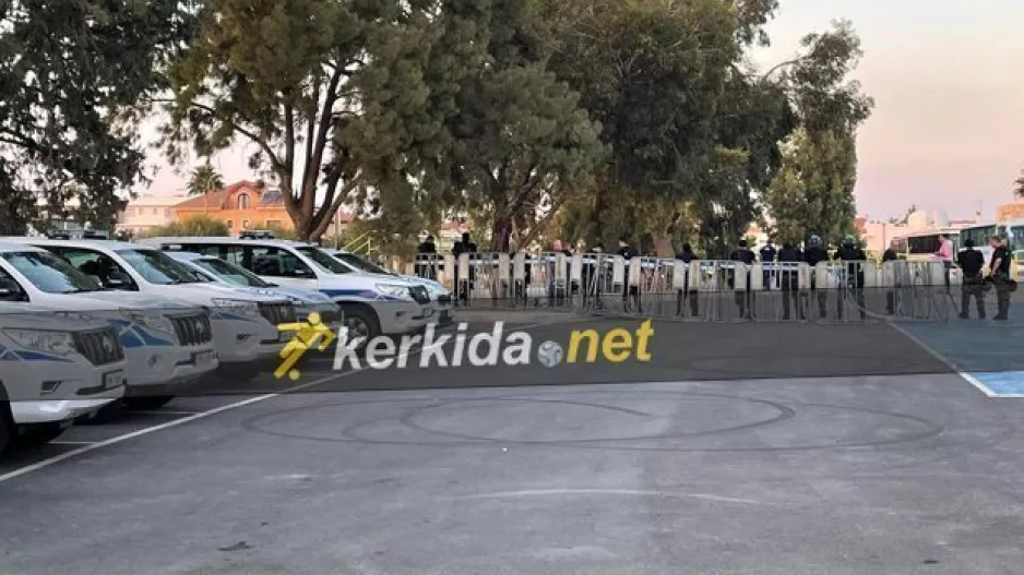 Ισχυρή Αστυνομική παρουσία στην ΑΡΕΝΑ (φώτος)