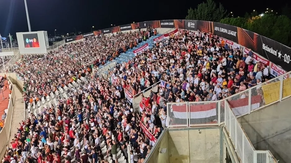 (Φωτορεπορτάζ) Οι φίλαθλοι της Μάντσεστερ στο ΓΣΠ