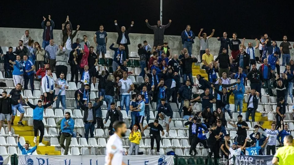 Αποθεώνει τους Παφίτες 