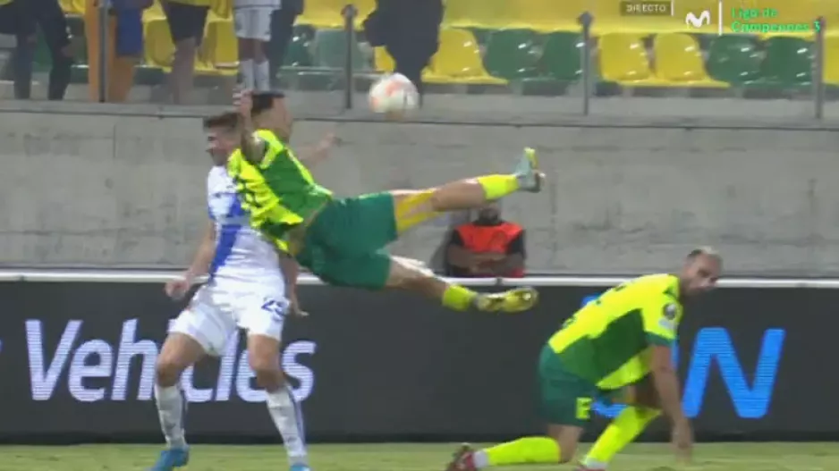 Απίθανη γκολάρα - ζωγραφιά ο Άλτμαν, 1-0 η ΑΕΚ (βίντεο)