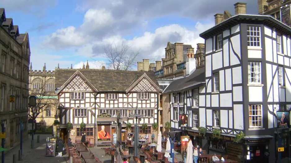 Ομόνοια/Από τη Shambles Square για το "Old Trafford"