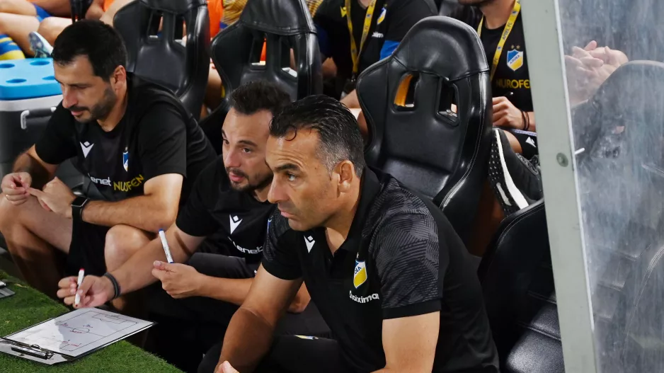Διπλή... αποχώρηση από το ΑΠΟΕΛ