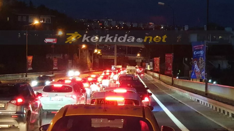 Μποτιλιάρισμα στην Πόλη/ 12 Km... μέχρι και 2 ώρες!