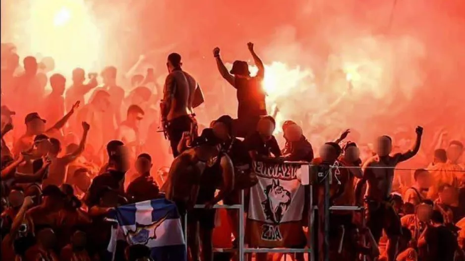 Πορτοκαλί/ "Σε αγαπώ και να σ' αφήσω μόνο δεν μπορώ"