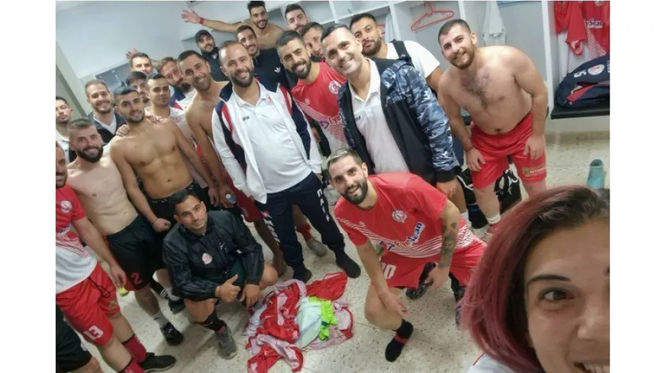 Νίκη με εξάρα