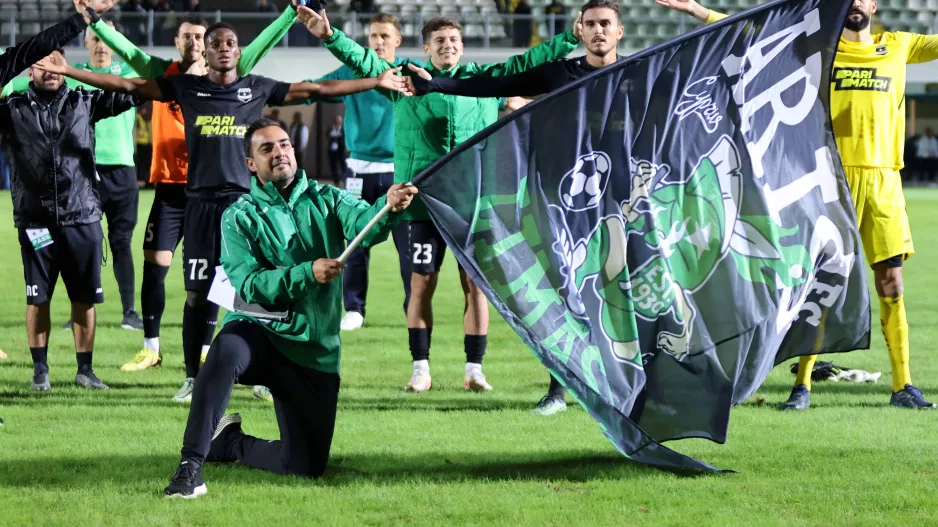Με την σημαία ο Τάκης
