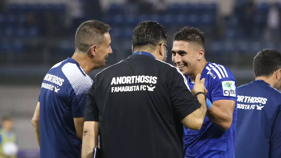 Ανόρθωση: Αδυναμία προς τα δικά τους παιδιά