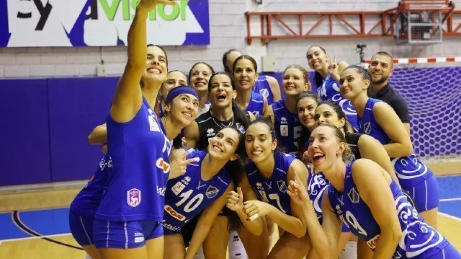 H απονομή και το πάρτι των κοριτσιών της Νεάπολης! (φώτος)