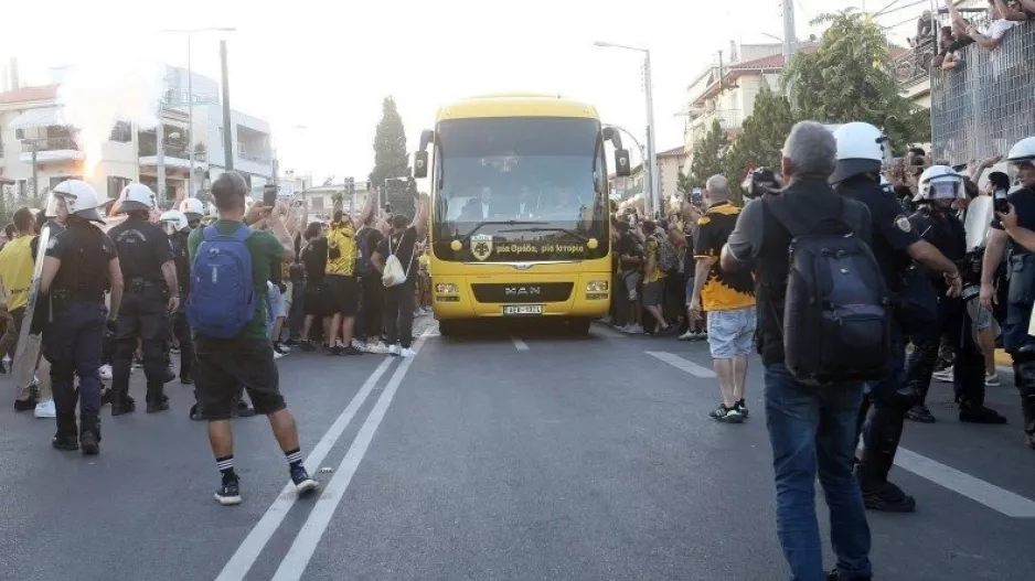 Χαμός στην υποδοχή της αποστολής στην OPAP Arena (βίντεο)