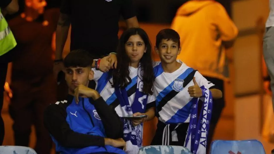 Σε αυτούς τι θα πούμε;;