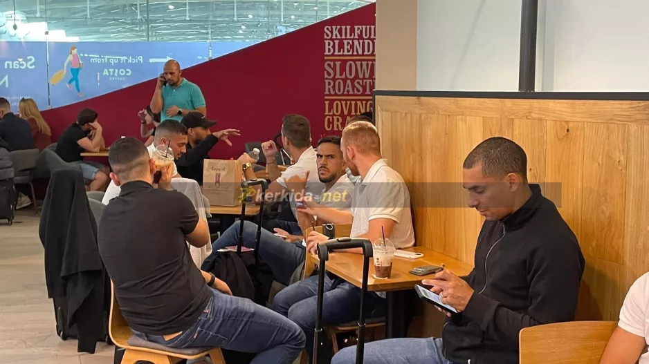 Η στάση... των παικτών για καφέ (φώτος)