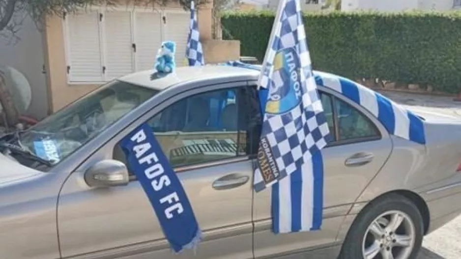 Ετοιμάζονται οι Παφίτες, στα 'μπλε" τα αυτοκίνητα! (φώτος)