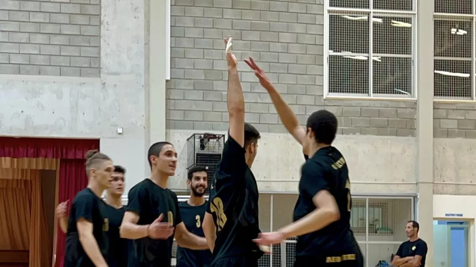 Β ΑΝΔΡΩΝ: Ανέβηκε κορυφή ο Λέοντας / Απόψε παίζει η ΑΕ Καραβά