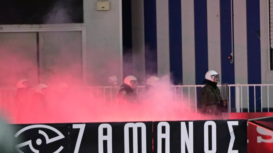 Ατρόμητος - Άρης: Ένταση στο Περιστέρι στο ημίχρονο του αγώνα