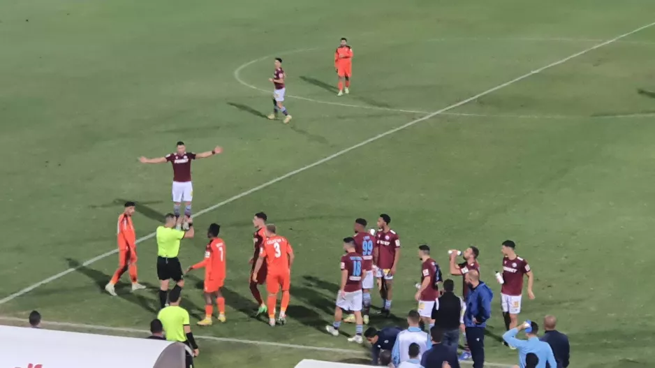 VAR, πέναλτι και δοκάρι!