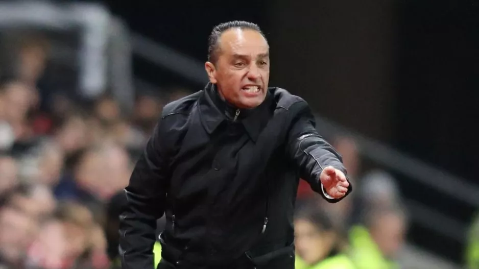 ΠΡΩΤΗ του με 4-4-4!