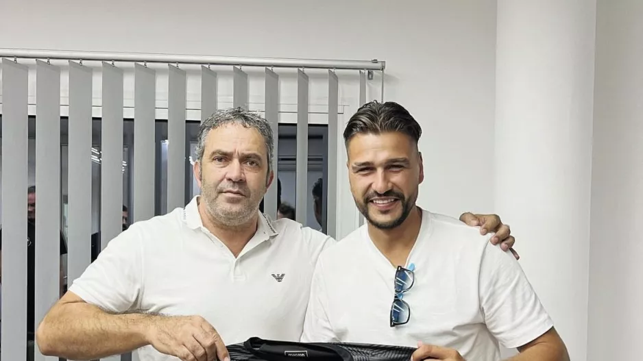 Ο Νίκος έδωσε τα χέρια με Σάβιν, γνώρισε τους παίκτες (φώτος)