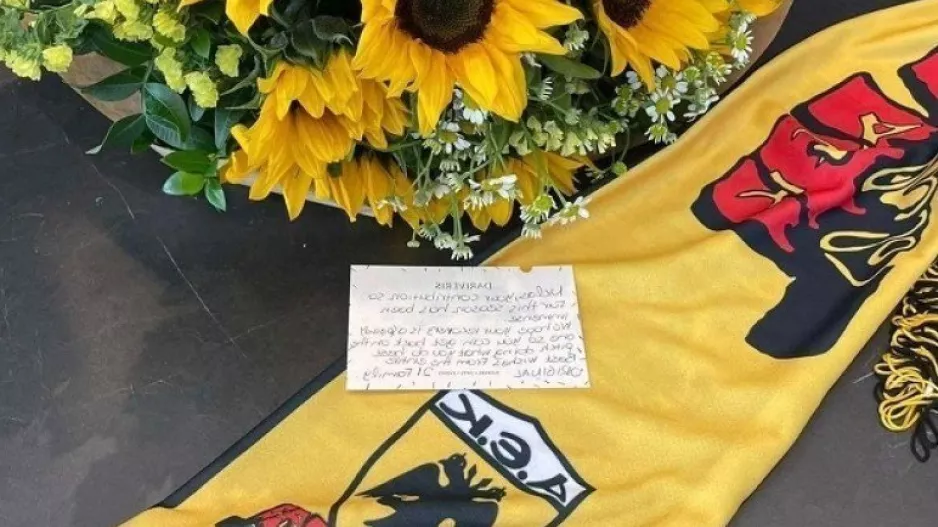 Original σε Ελίασον: «Σου ευχόμαστε ταχεία ανάρρωση για να γυρίσεις σ' αυτό που κάνεις καλύτερα»