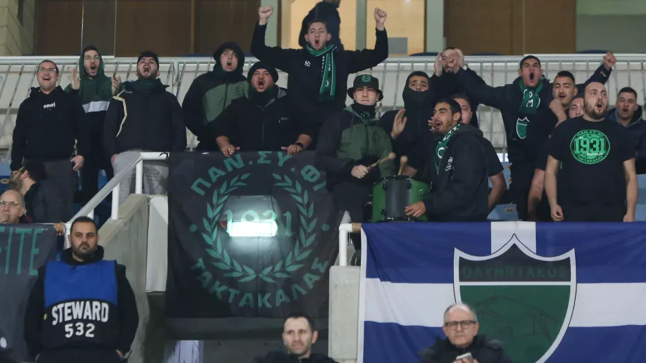 "Ποδοσφαιριστές-τουρίστες/Αφήστε το νέο προπονητή να δουλέψει"