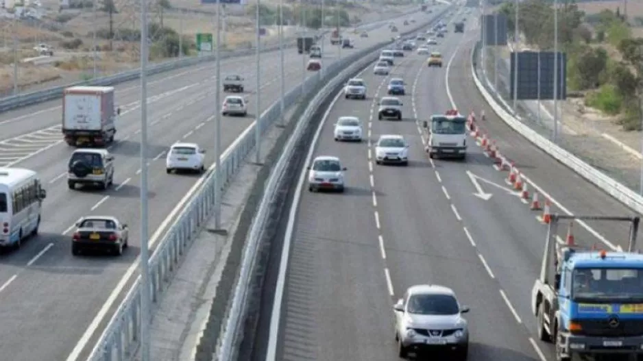 Τροχαίο στον αυτοκινητόδρομο - Σημειωτόν τα αυτοκίνητα