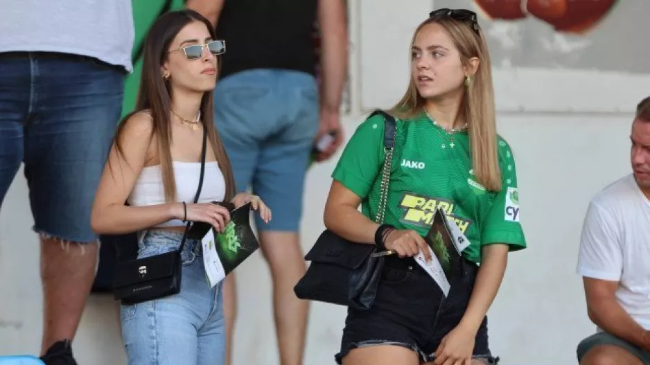 Περιμένουν/Λεμεσός