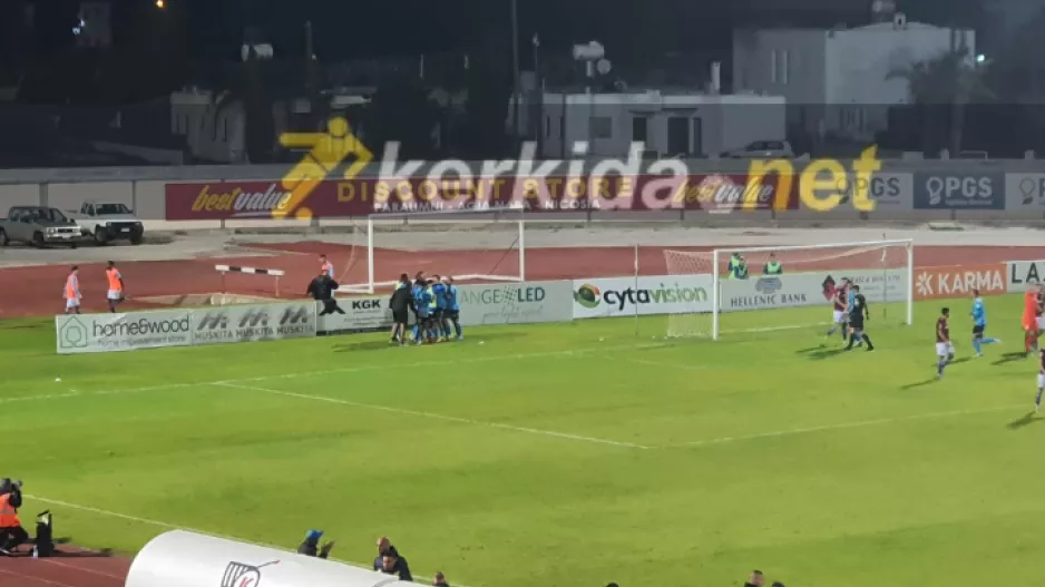 "Έσπασε το ρόδι" ο Ντιγκινί (ΦΩΤΟΣ)