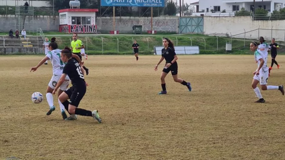 Νίκες για Apollon Ladies και Άρη