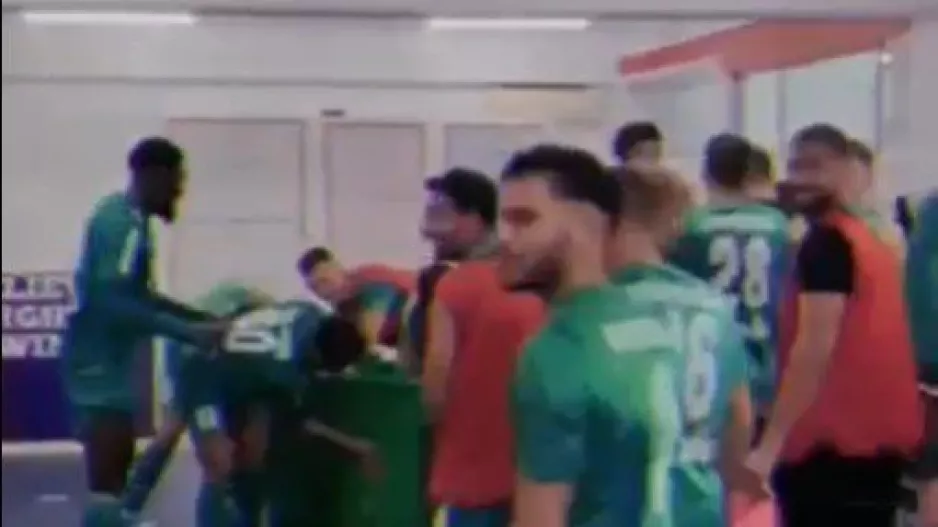 Πανηγυρικό στιγμιότυπο στα αποδυτήρια (βίντεο)