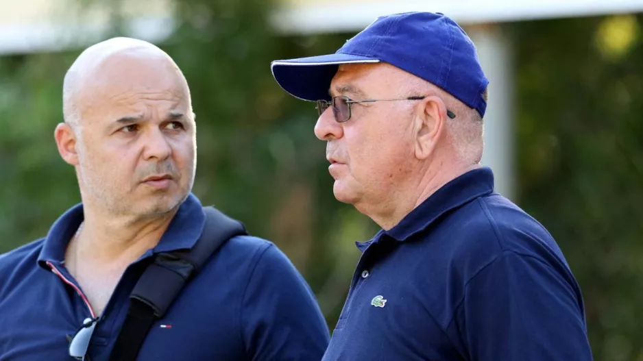 Βολές... Πουλλαϊδη κατά Χαμπουλλά και όχι μόνο