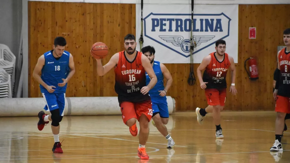 Εύκολη νίκη και πρωτάθλημα!