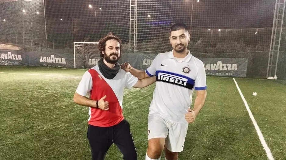Μαγεύει με… φουλάρι