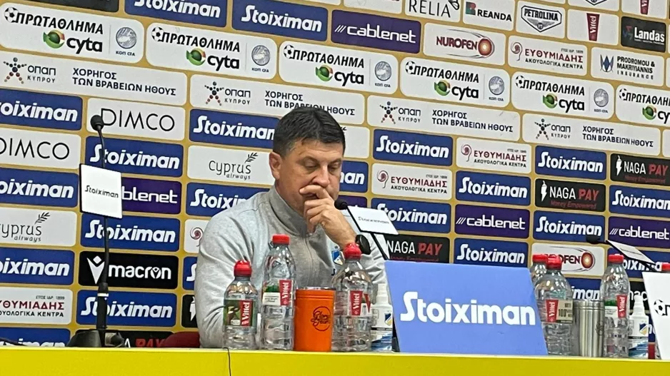 Μιλόγεβιτς: "Κάθε φορά την εντεκάδα την... κάνει ο γιατρός, για ποιο στάνταρ μιλάμε;"