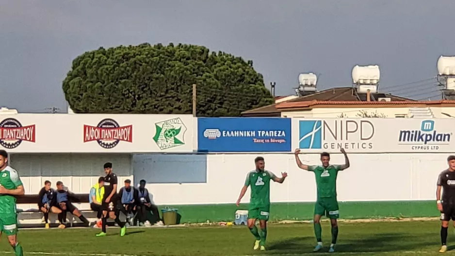 Xριστούγεννα... μόνος στην κορυφή