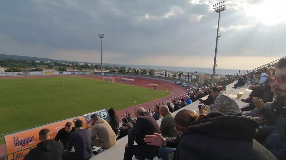ΦΟΥΛ οι κερκίδες Πέμπτη μεσημέρι!