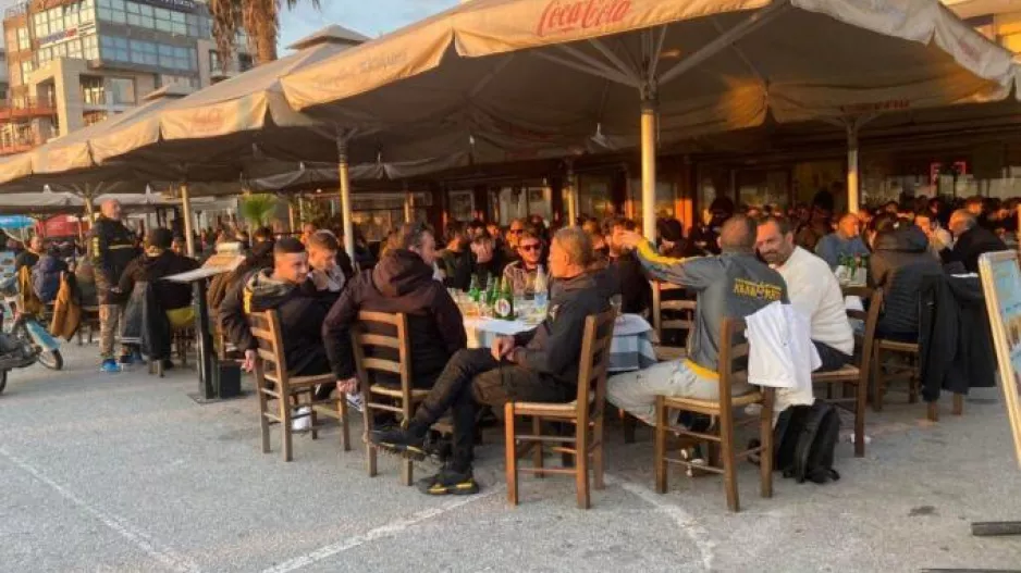«Βουλιάζει» ο Βόλος από τους φίλους της ΑΕΚ (φώτος)