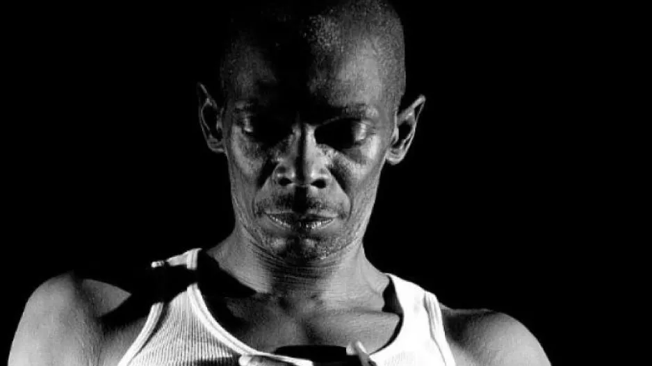 Πέθανε ο τραγουδιστής των Faithless Maxi Jazz